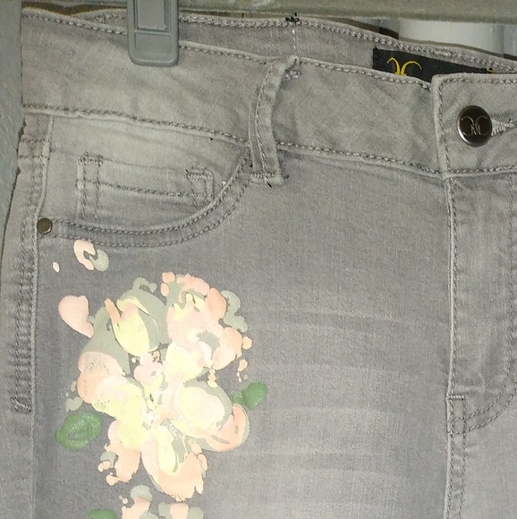 Catherine Malandrino Gray Stretch Designer Jeans Pink Painted Flowers Grey Capri - Picture 9 of 10